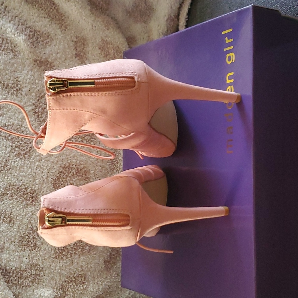 Steve Madden Pink suede heels - Picture 3 of 6